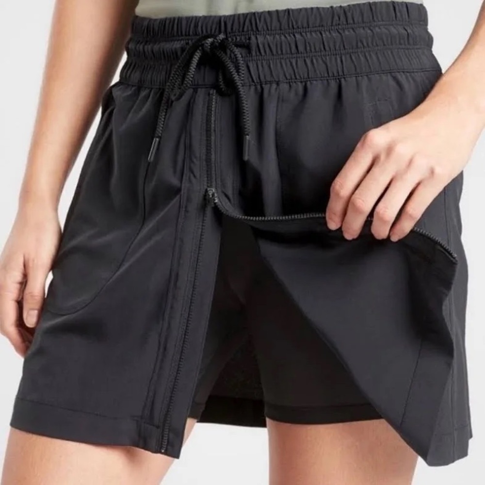 Athleta Expedition Front Zip Skort
